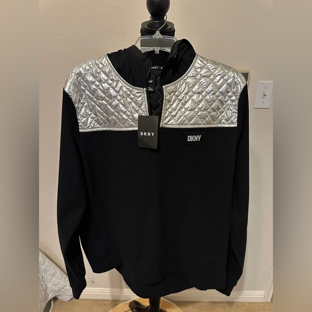 DKNY Black Top with Silver Quilted hoodie. Size Medium. NWT. - Picture 4 of 11